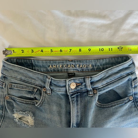 American Eagle Mom Jean size 4 short - Picture 2 of 5